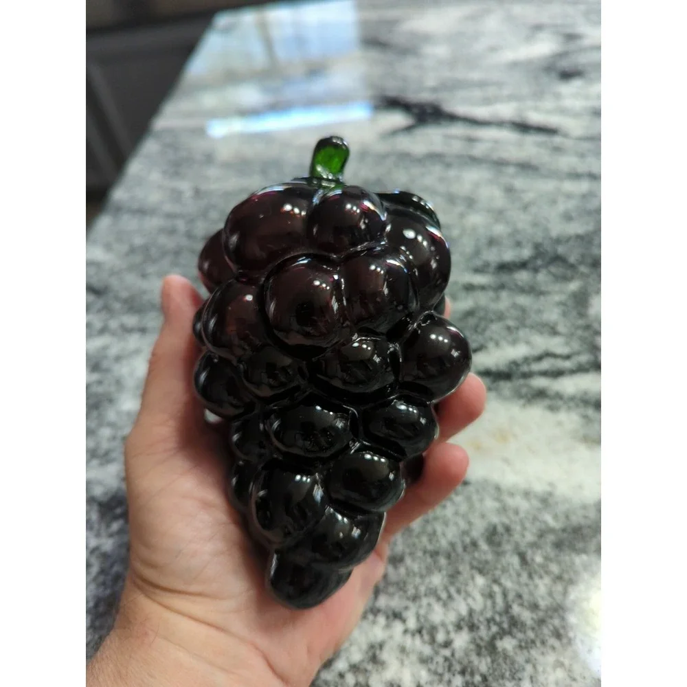 ART GLASS CLUSTER OF PURPLE GRAPES WITH GREEN LEAF AND STEM Vintage